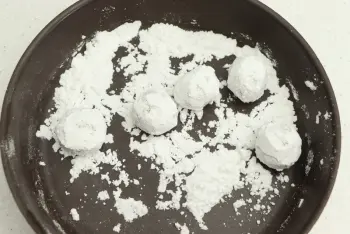 Amaretti almonds and lemon : Stage 8