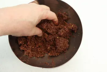 Hazelnut and cocoa amaretti : Stage 4