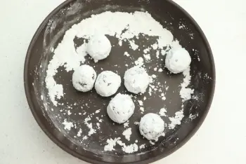 Hazelnut and cocoa amaretti : Stage 8