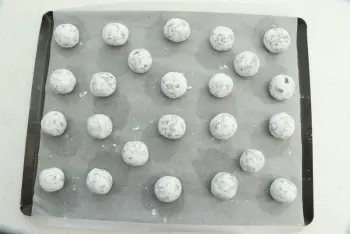 Hazelnut and cocoa amaretti : Stage 10