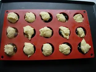 Blackcurrant-almond muffins