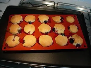 Blackcurrant-almond muffins : Photo of step #6