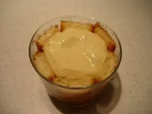Individual charlottes with morello cherries : Photo of step #11