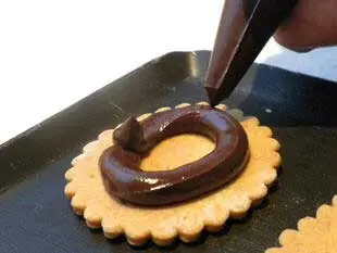 "BN style" chocolate-filled biscuits : Photo of step #10