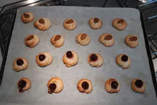 Piped petits-fours : Photo of step #8