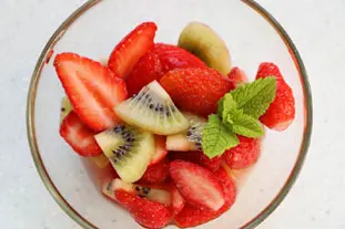 Strawberry and kiwi fruit salad : Photo of step #26