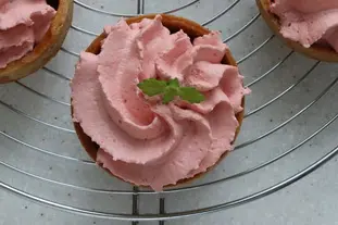 Double raspberry tartlets