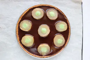 Pear and chocolate tart with a hint of mint
