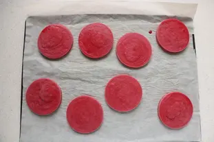 Little blackcurrant and vineyard peach sablé tarts  : Photo of step #3