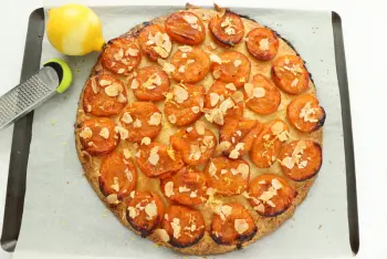 Shortbread tart with sweet apricots and rosemary