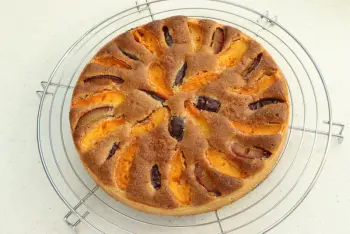 Late summer tart with plums and apricots : Photo of step #26