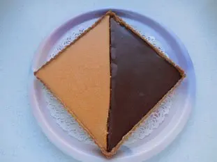 Two-coloured chocolate-orange tart : Photo of step #12