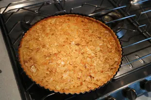 Flaked almond tart