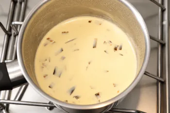 Roasted pears and verbena mascarpone mousse : Stage 1