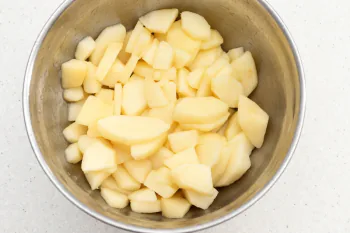 Roasted pears and verbena mascarpone mousse : Stage 3