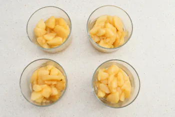 Roasted pears and verbena mascarpone mousse : Stage 9