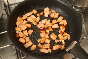 Cauliflower purée with salmon and spinach : Stage 12
