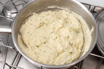 Morteau sausage and smoked cauliflower purée : Stage 7