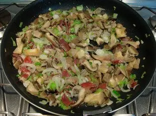 Sautéd mushrooms with spring onions and cured ham : Photo of step #12