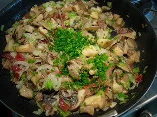 Sautéd mushrooms with spring onions and cured ham : Photo of step #13