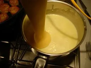 Sausage with duchess potatoes and a Mont d'Or fondue  : Photo of step #11