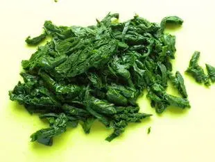 Crispy spinach rolls