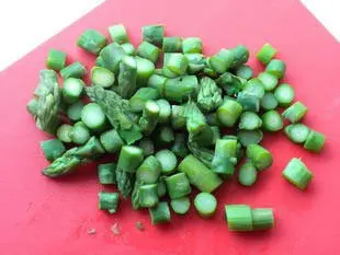 Green asparagus omelette