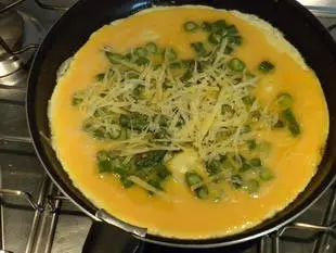 Green asparagus omelette : Photo of step #5