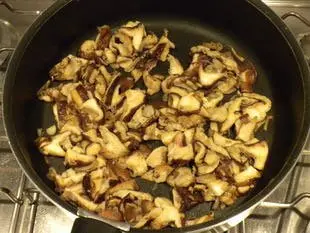 Sliced chicken with mushrooms and broccoli : Photo of step #6