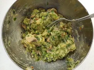 Crispy potato and mushroom brik rolls : Photo of step #6