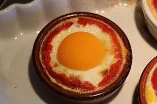 Eggs in tomato shells