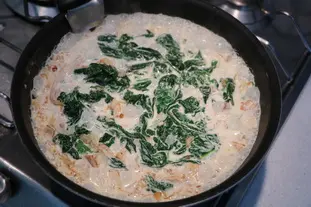 Gratin-style spinach and chicken omelette 