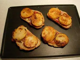 Melting Epoisses on toast  : Photo of step #6