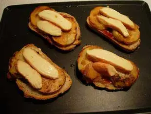 Melting Epoisses on toast  : Photo of step #7