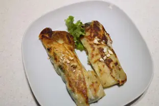 Spinach and cashew brik rolls
