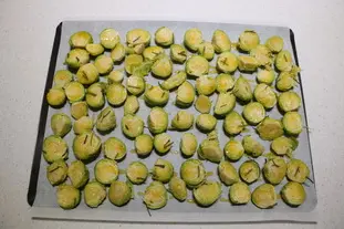 Roast Brussels sprouts with sage and lemon : Photo of step #5