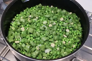 Baby broad beans and peas with rice and mascarpone 