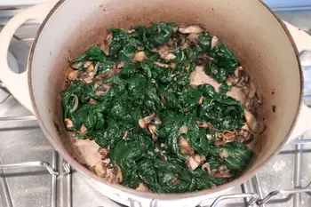 Spinach and Mushrooms with Pesto : Photo of step #4