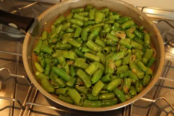 New peas with almonds
