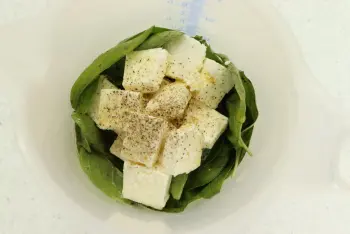 Green beans with feta cream and basil