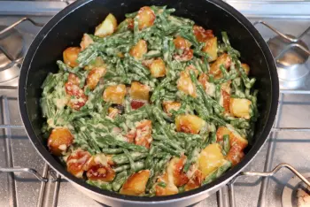 Green beans and potatoes with Morbier cream sauce