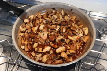 Polenta with artichokes and mushrooms