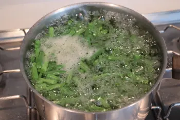 "Haute patate" green beans