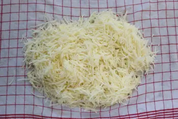 Potato and onion scarpaccia : Stage 6