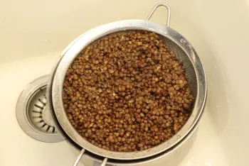 Lentils with sorrel and feta cheese : Stage 3