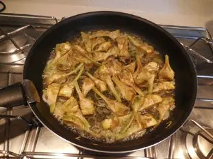 Purple artichokes braised in white wine : Photo of step #5
