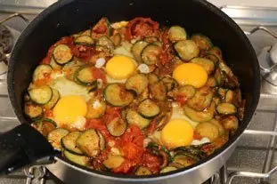 Eggs with tomatoes and courgettes
