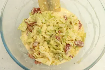 Ham and cabbage omelette : Stage 8