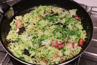 Bacon and cabbage omelette : Photo of step #4