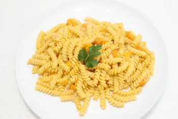 Pasta with cherry tomatoes and herbs Pasta with cherry tomatoes and herbs